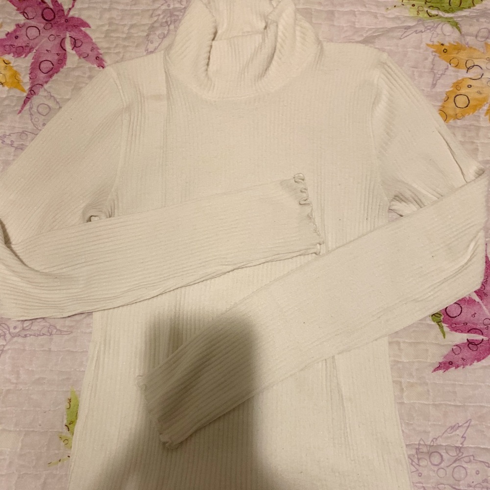 White turtleneck long sleeve